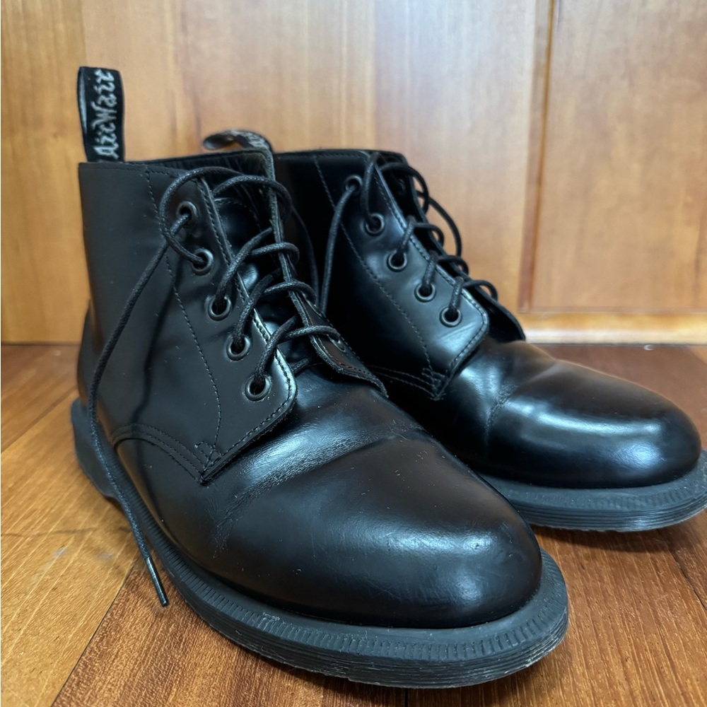 Dr. Martens women’s Emmeline leather combat moto boots 7